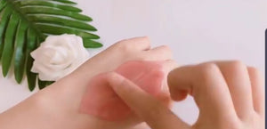 Moisturising collagen lip plumping mask